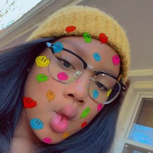 Meet your Posher, Denise